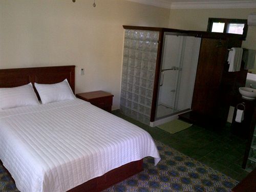 Hotel La Cretonne Les Cayes Luaran gambar